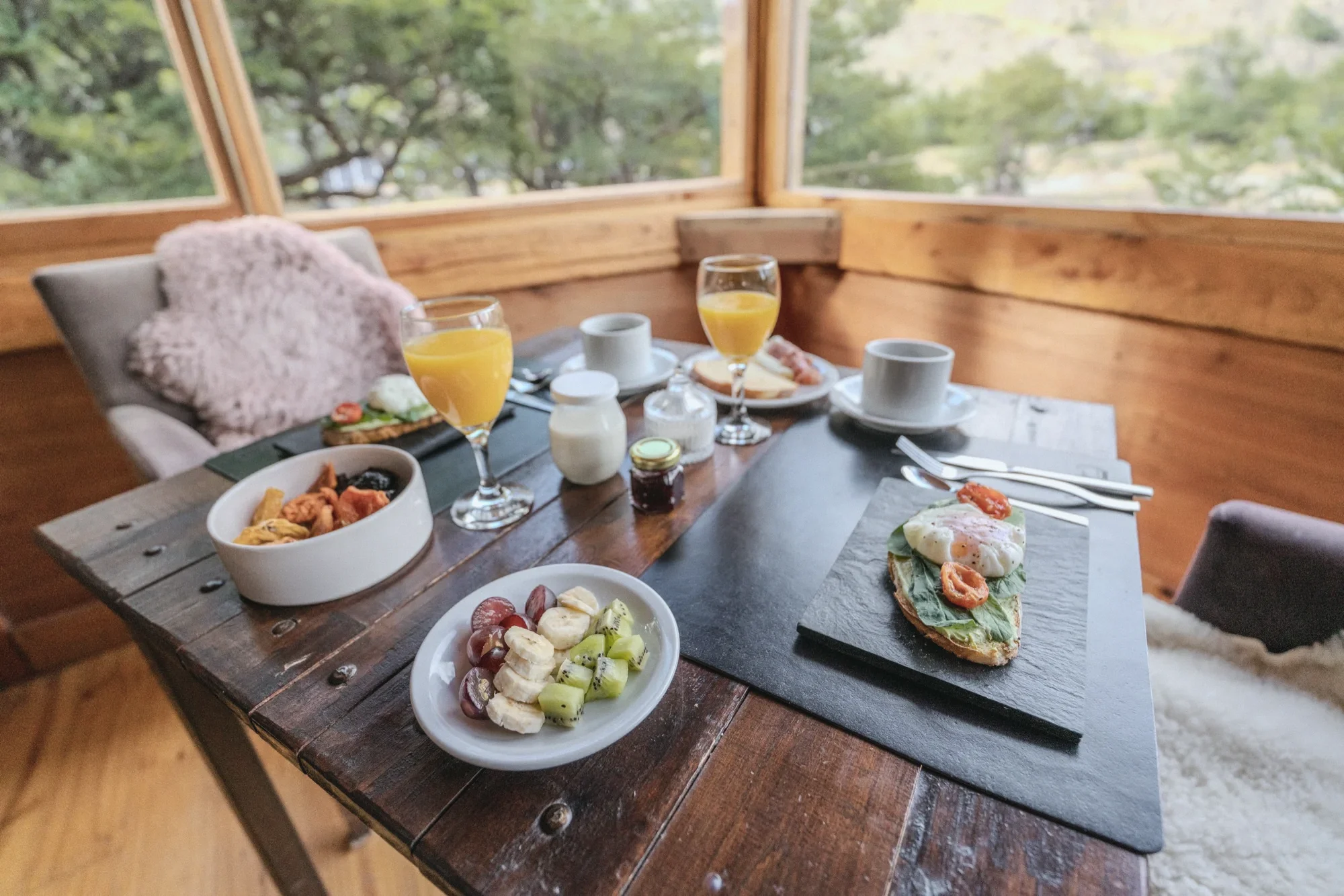 The breakfast table by the dome window